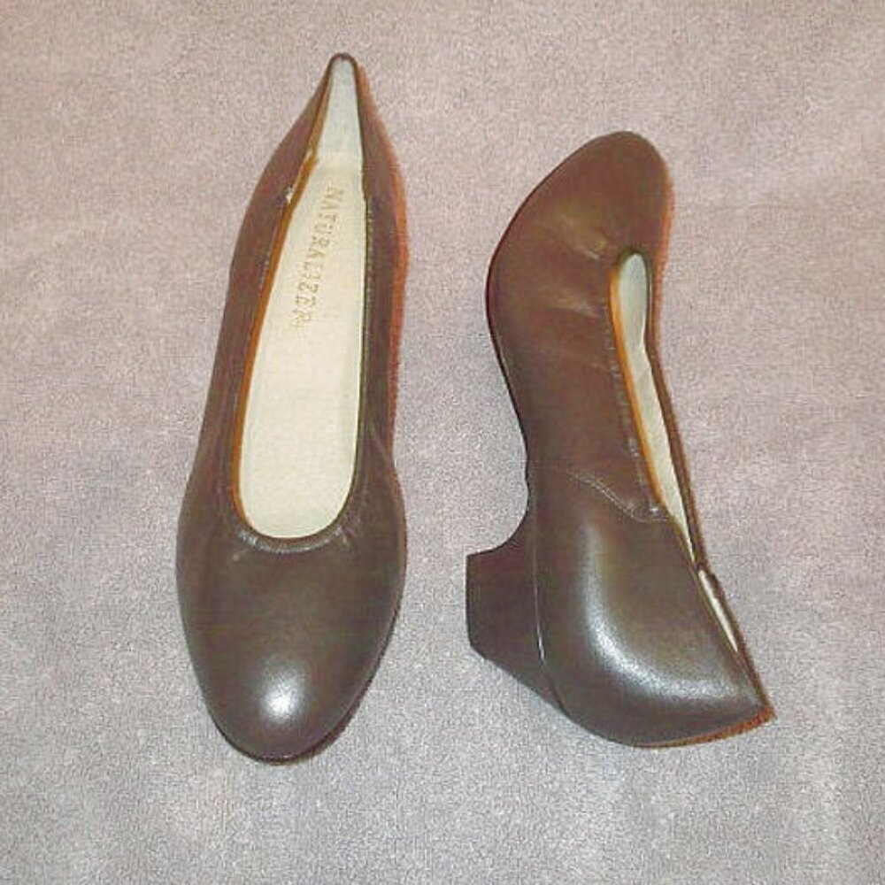 Naturalizer Roslyn Pumps Size 10 Brown Leather Comfort Foam Shoes Low Heel NEW